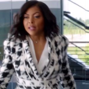 Signature Hounds tooth size large coat